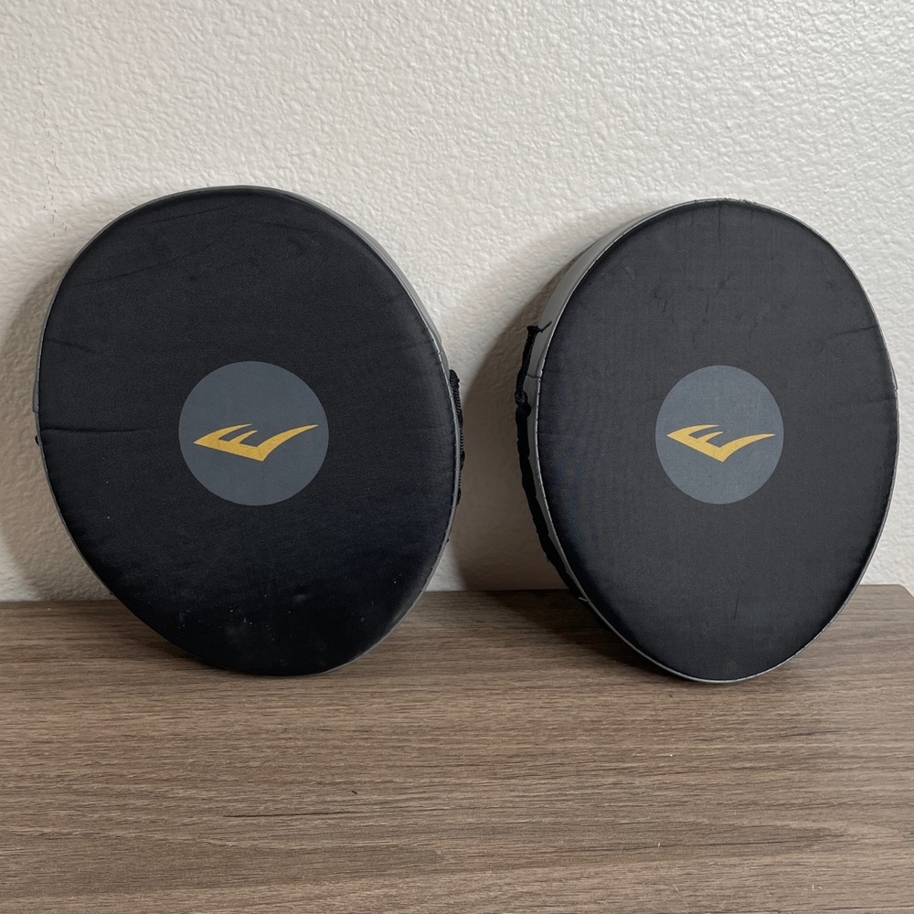 Everlast Unisex Black And Grey Mits Pads Pair Boxing Gym Training Never Used